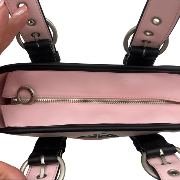 Not Available - Picture 6 of 7